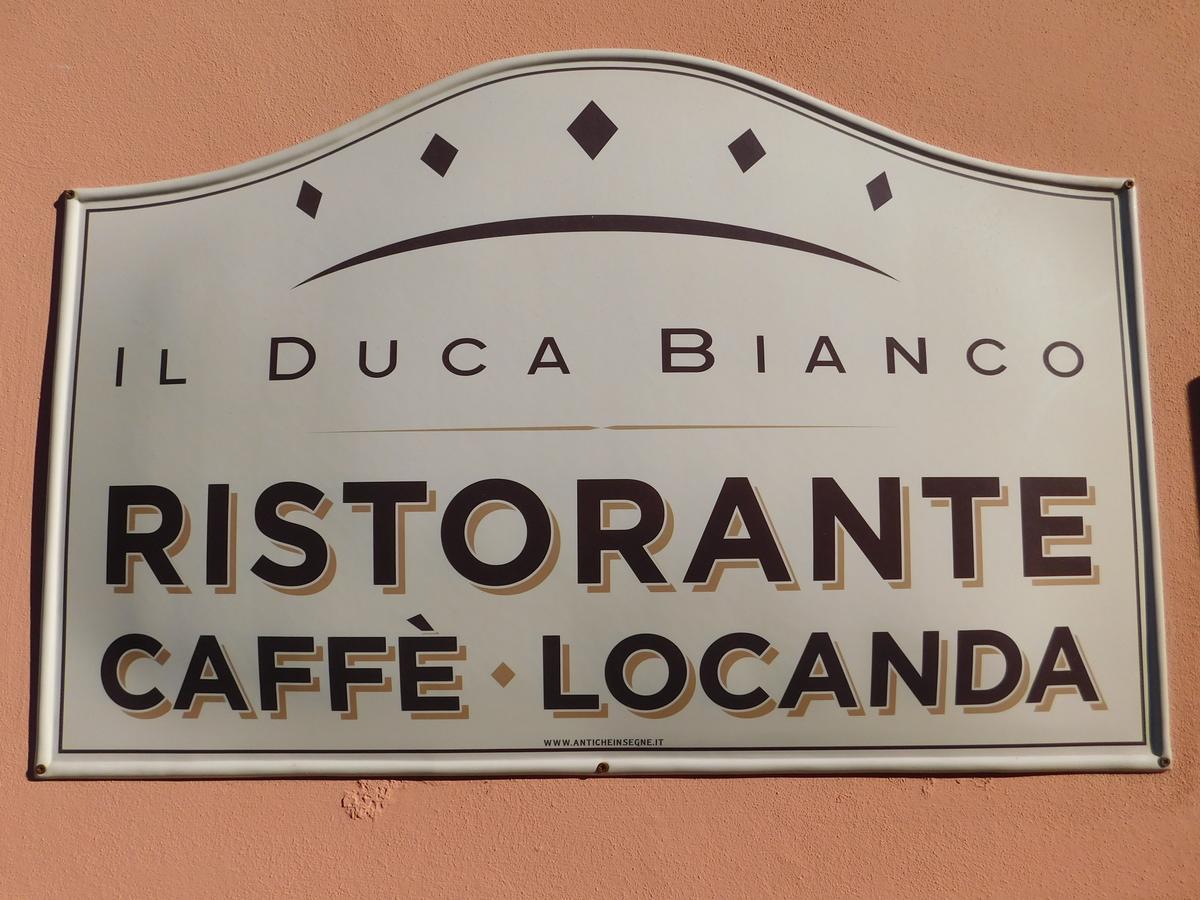 Il Duca Bianco Otel Calosso Dış mekan fotoğraf