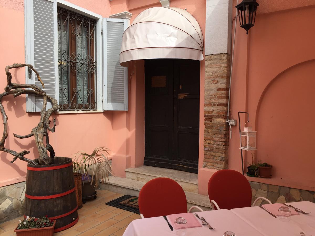 Il Duca Bianco Otel Calosso Dış mekan fotoğraf